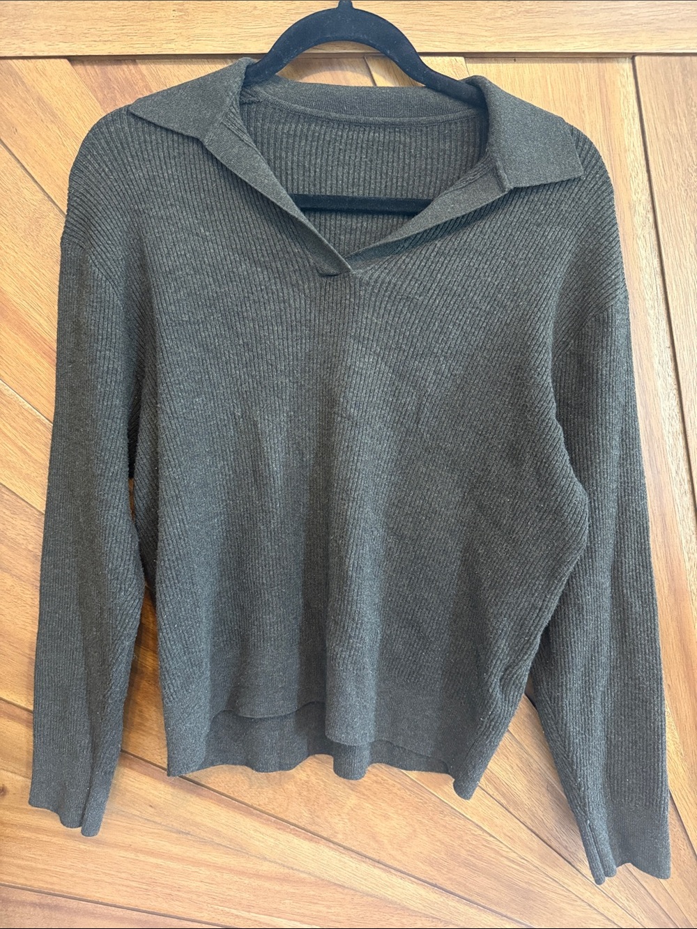 Uniqlo Ribbed V-Neck Collared Sweater - Dark Gray